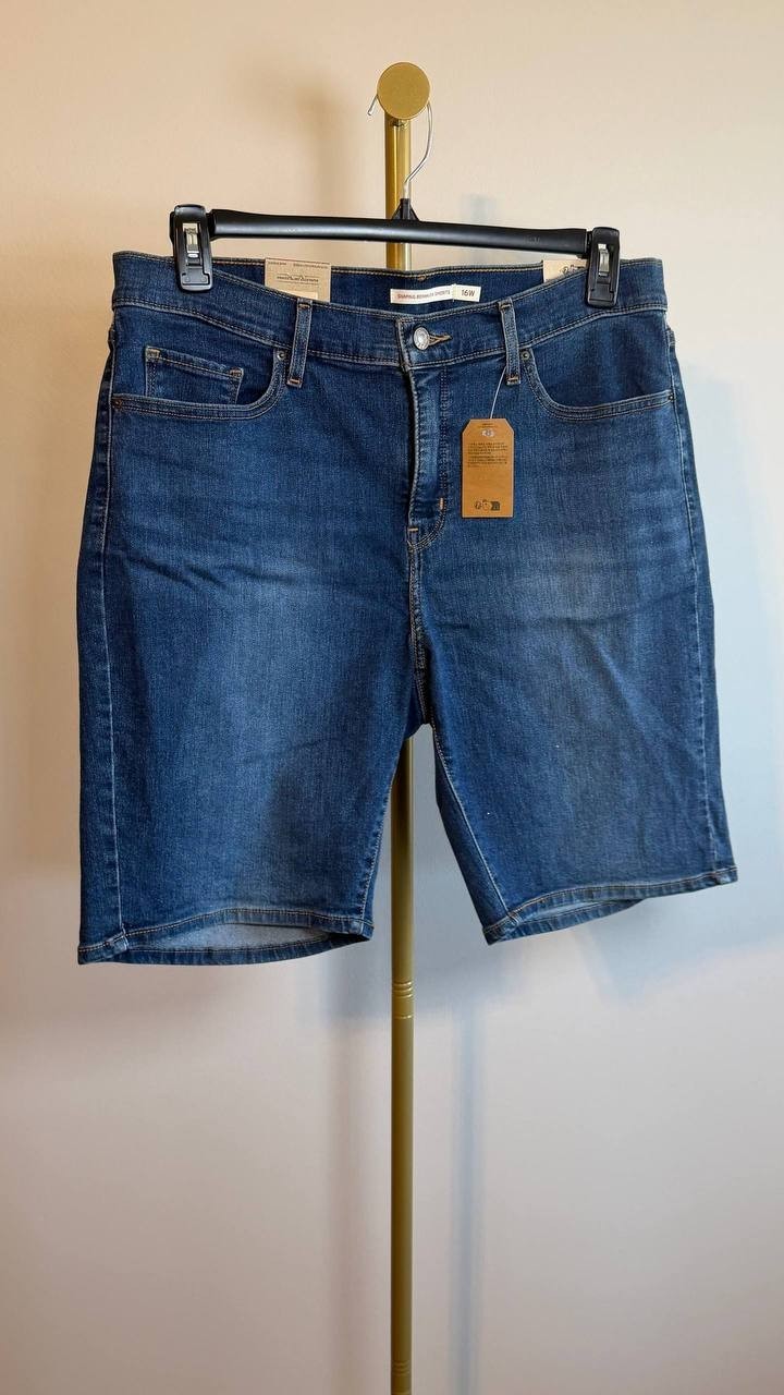 Levi’s Shaping Bermuda Shorts Dark Wash Size 16W NWT $49.50