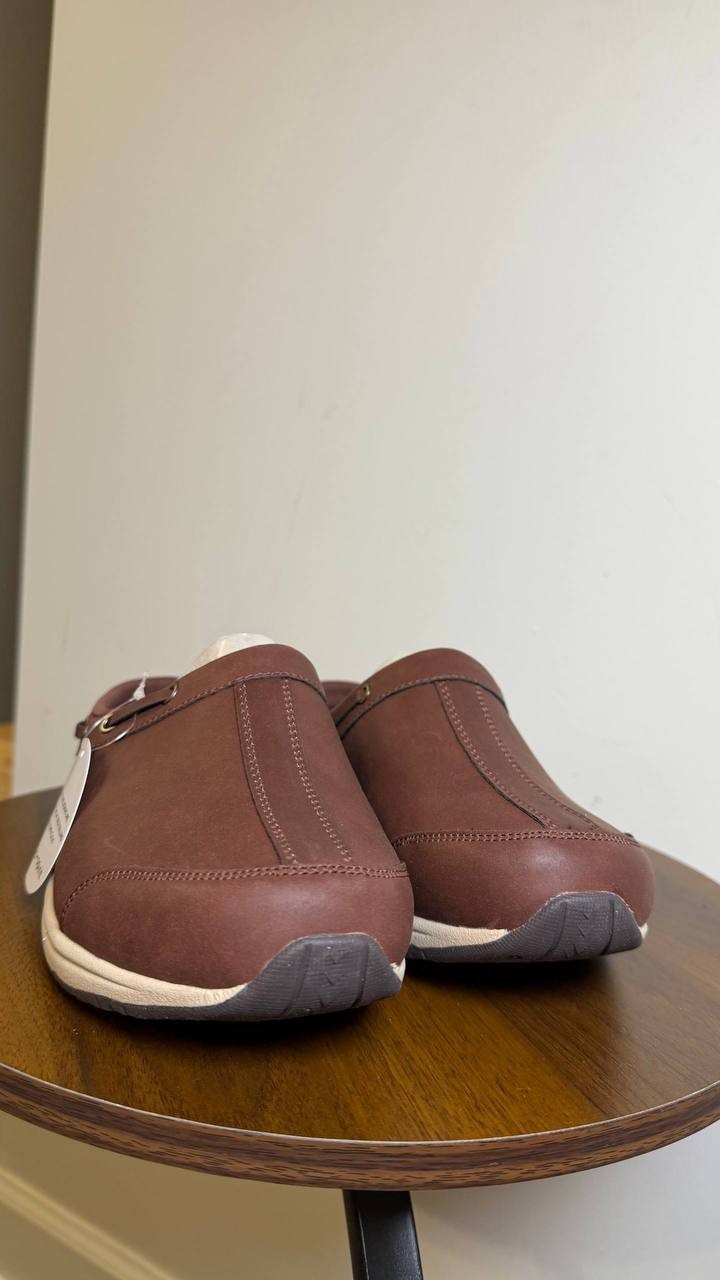 Easy Spirit Travelport Clogs 9.5W Dark Red Slip‑On Comfort NIB MSRP$75