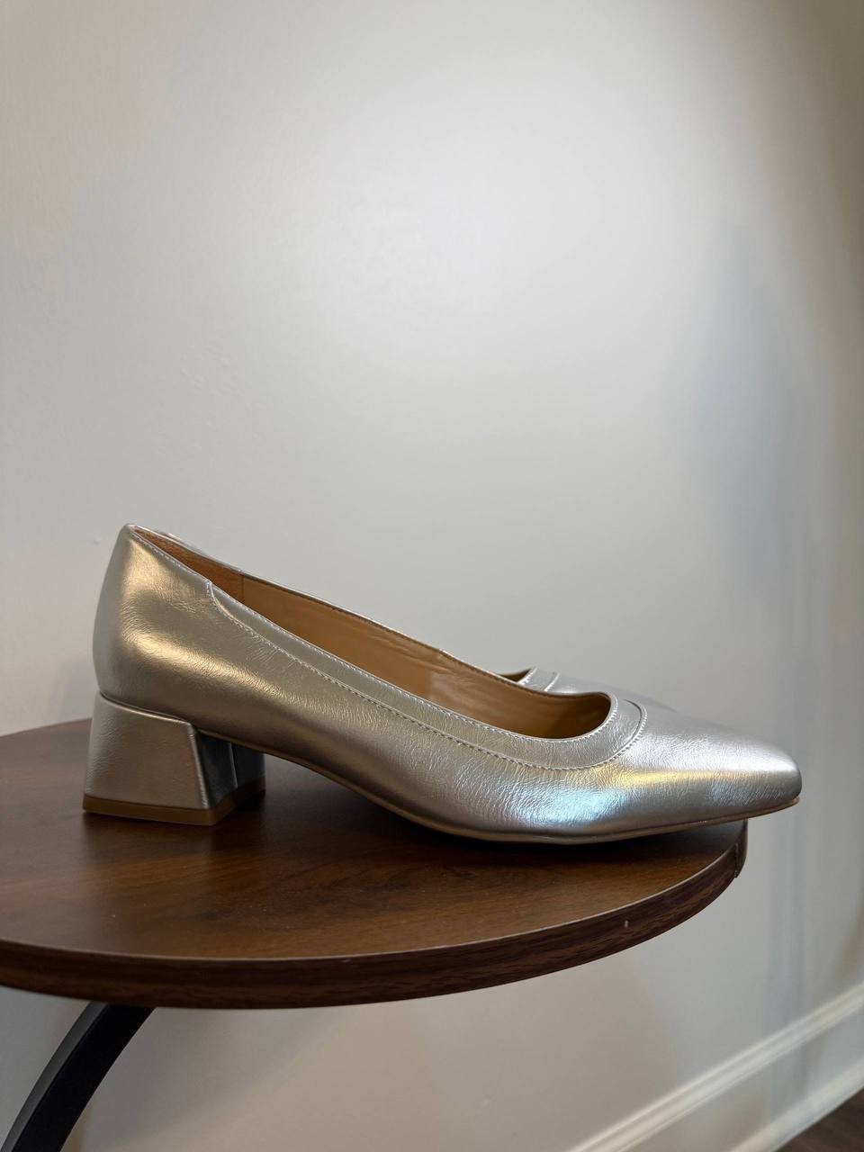 Naturalizer Huntley Square‑Toe Block Heel Pumps – Silver – Size 7W – NIB