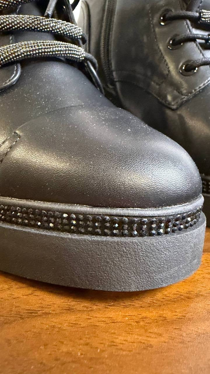DKNY Platform Heel Boots 8.5 Black Textile Zippered Modern New In Box msrp$159