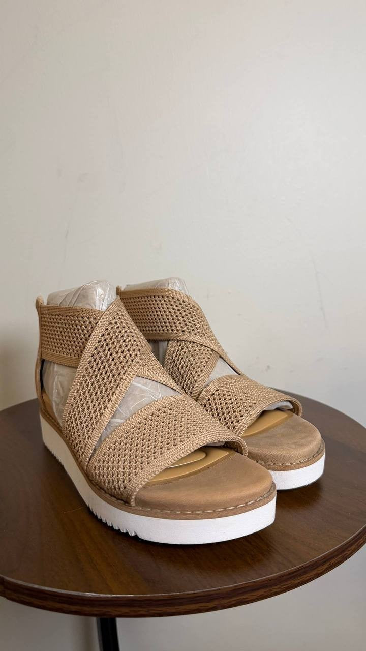 Easy Spirit Wander Lightweight Strappy Sandals Light Natural Women’s 5M NWB $79