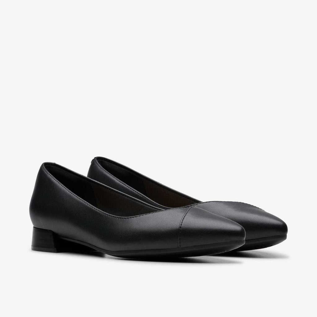 Clarks  Flats  Black  6W  New  $95