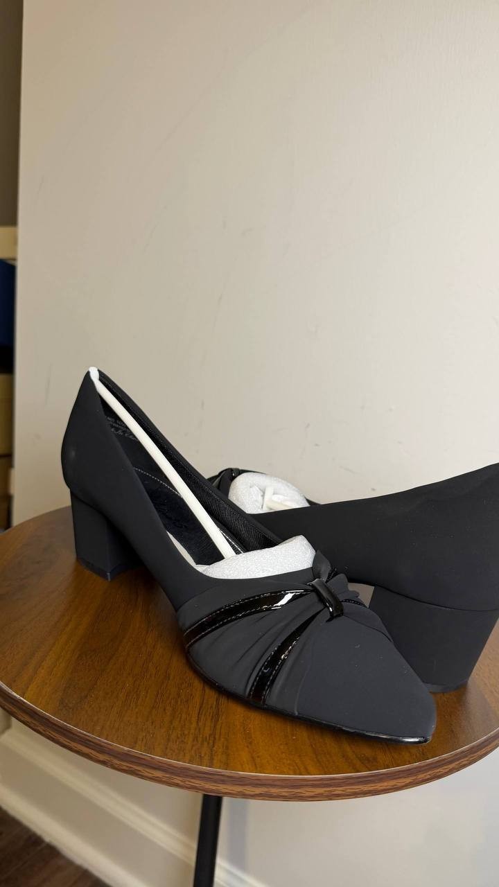 Easy Street Black Synthetic Pumps 10W NIB MSRP $65