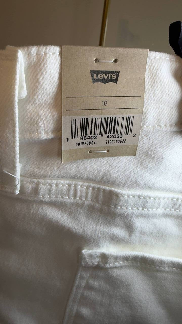 Levi’s Plus Size Mid‑Rise Shaping Bermuda Shorts White 18 NWT $55