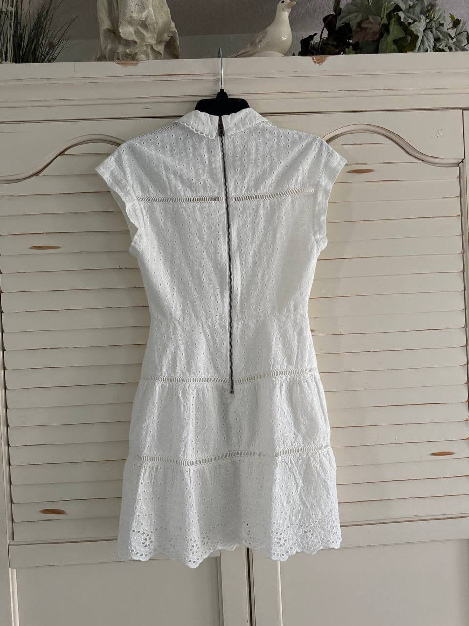 Alice + Olivia Mila Eyelet Deep V-Neck Mini Dress Off White Size 4 NWT
