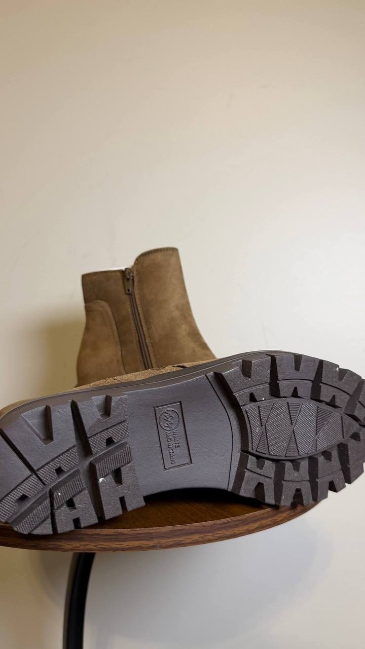 White Mountain Dark Taupe Polyurethane Block Heel Booties 8M NIB MSRP $99
