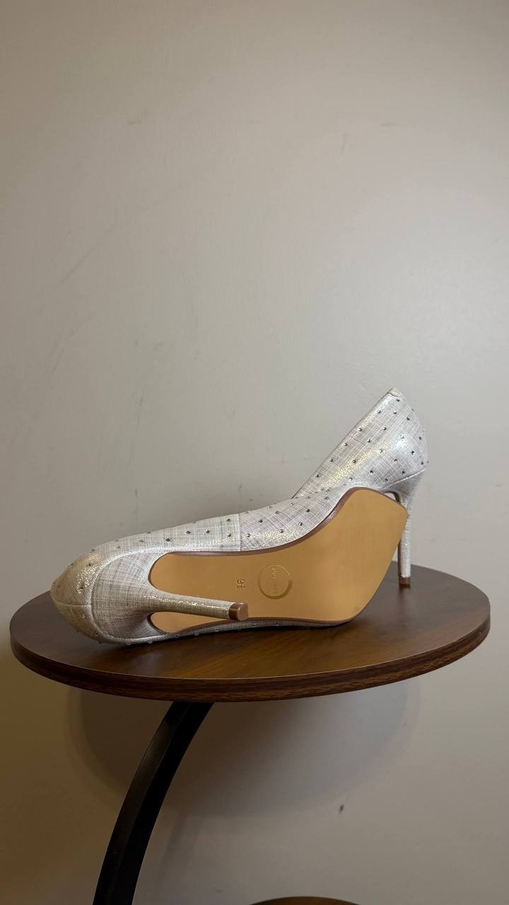 Journee Collection Venus Pointed Toe Pumps Silver 9.5M Polyurethane $93 NWB