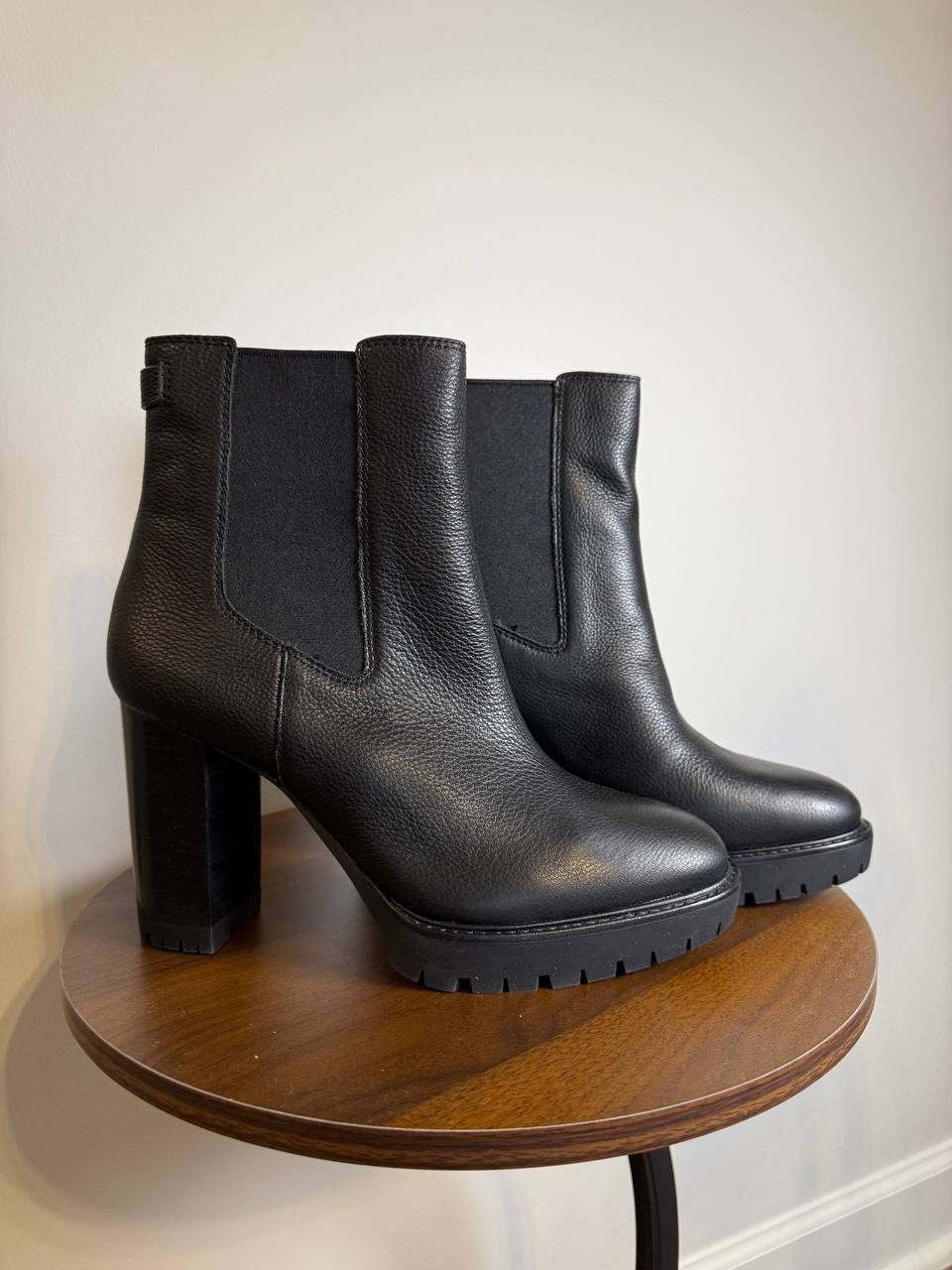 Lauren Ralph Lauren Layne Pebbled Leather Bootie – Black – Size 10B – New in Box