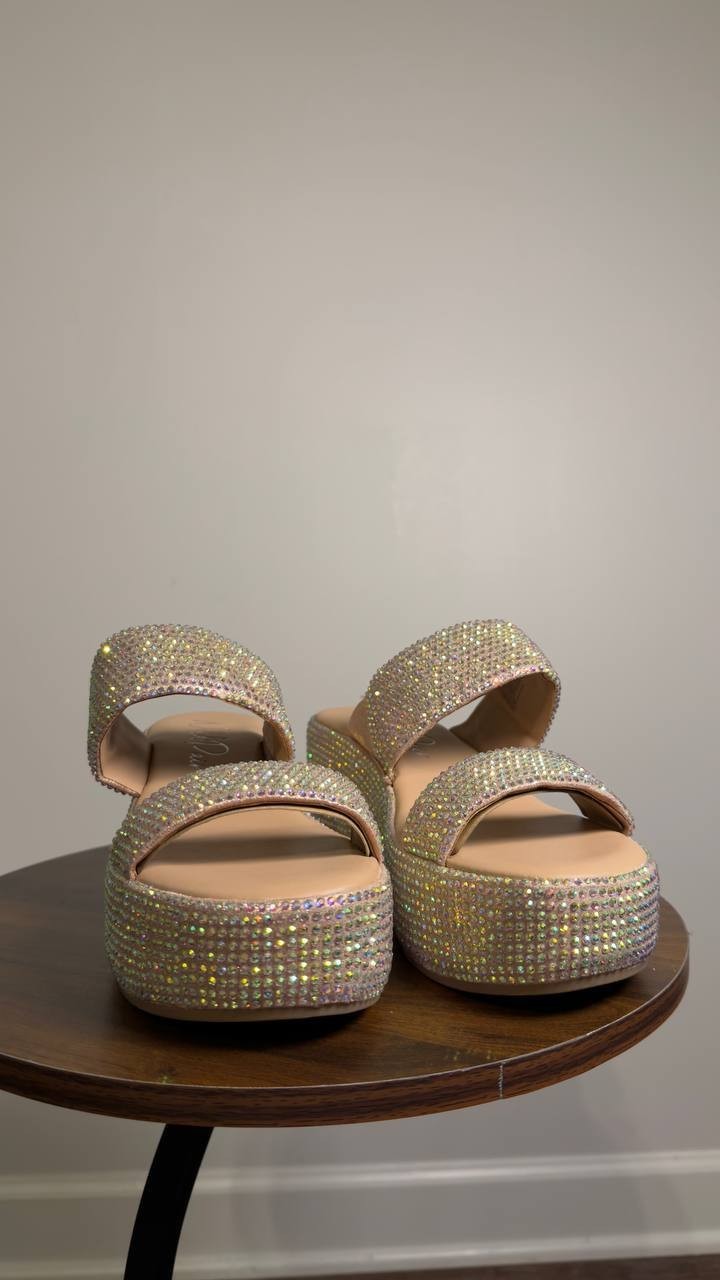 Wild  Pair  Wedge  Sandals  Bling  8.5M  New  $79.50