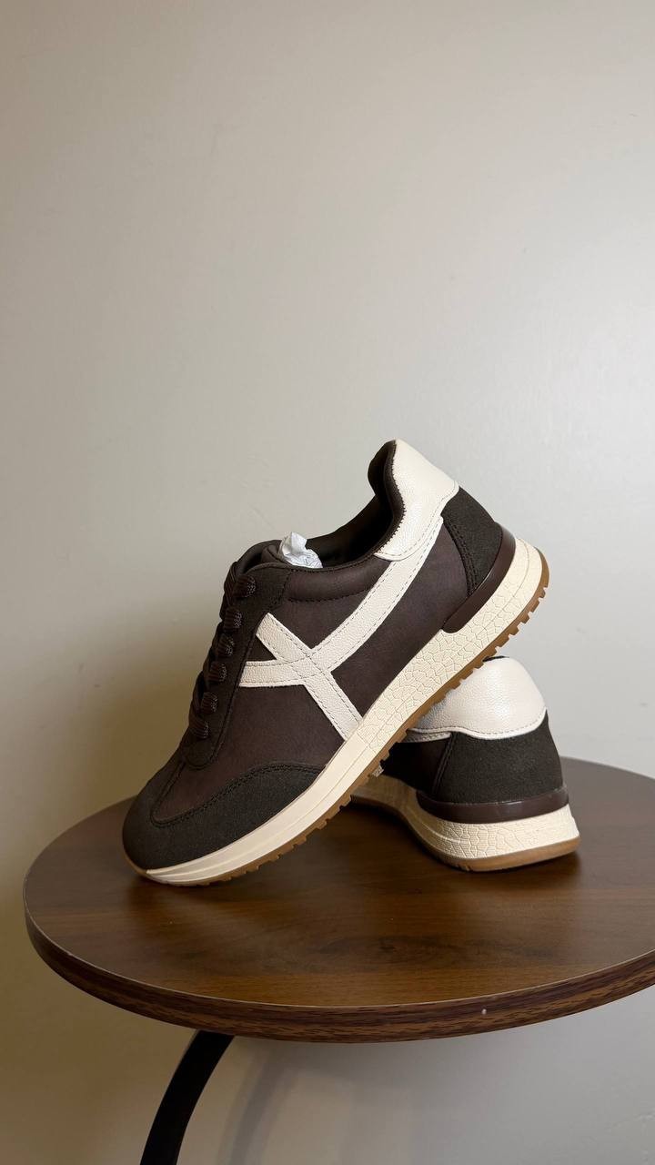 DV Dolce Vita Dark Brown Sneakers 5M New in Box MSRP $69