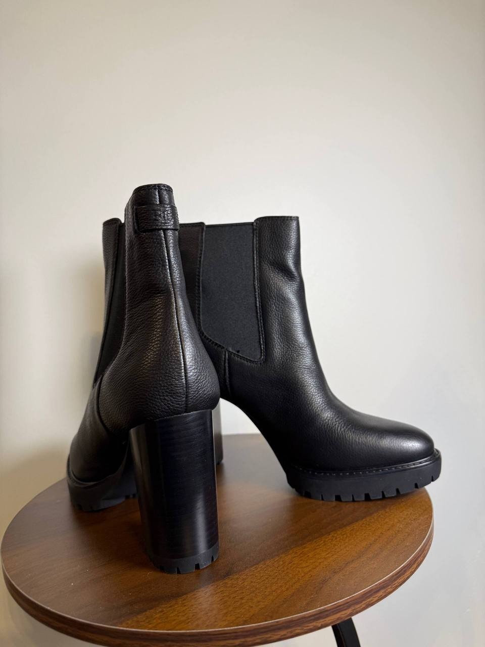 Lauren Ralph Lauren Layne Pebbled Leather Bootie – Black – Size 10B – New in Box