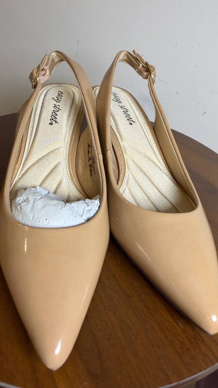 Easy Street Nude Patent Slingback Pumps 9M New w/o Box MSRP $69.99