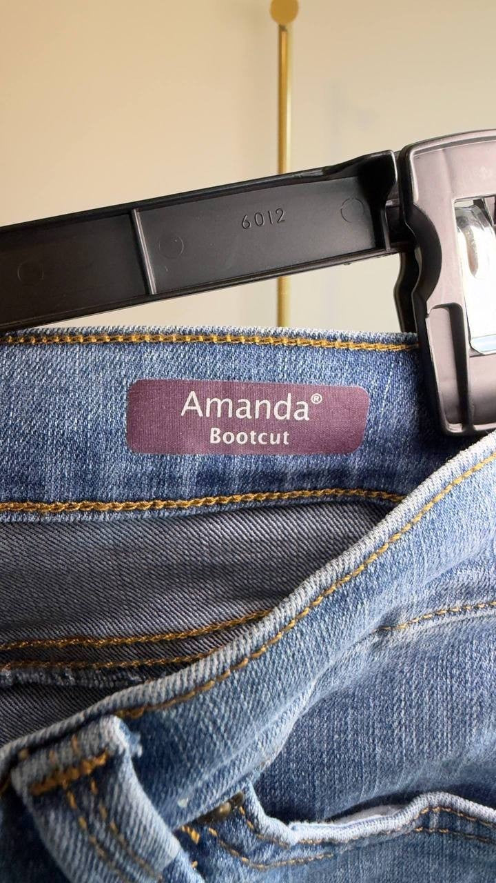 Gloria Vanderbilt Amanda Original Boot Cut Jeans Medium Wash 4 NWOT $52