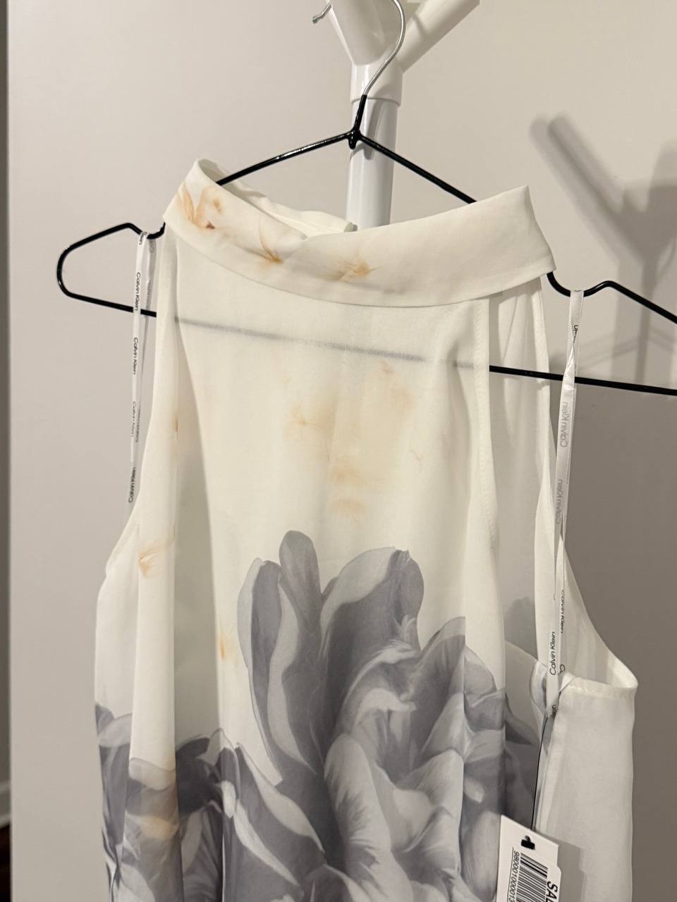 Calvin Klein Sleeveless Floral Blouse – Size L – White/Gray – NWT – $69