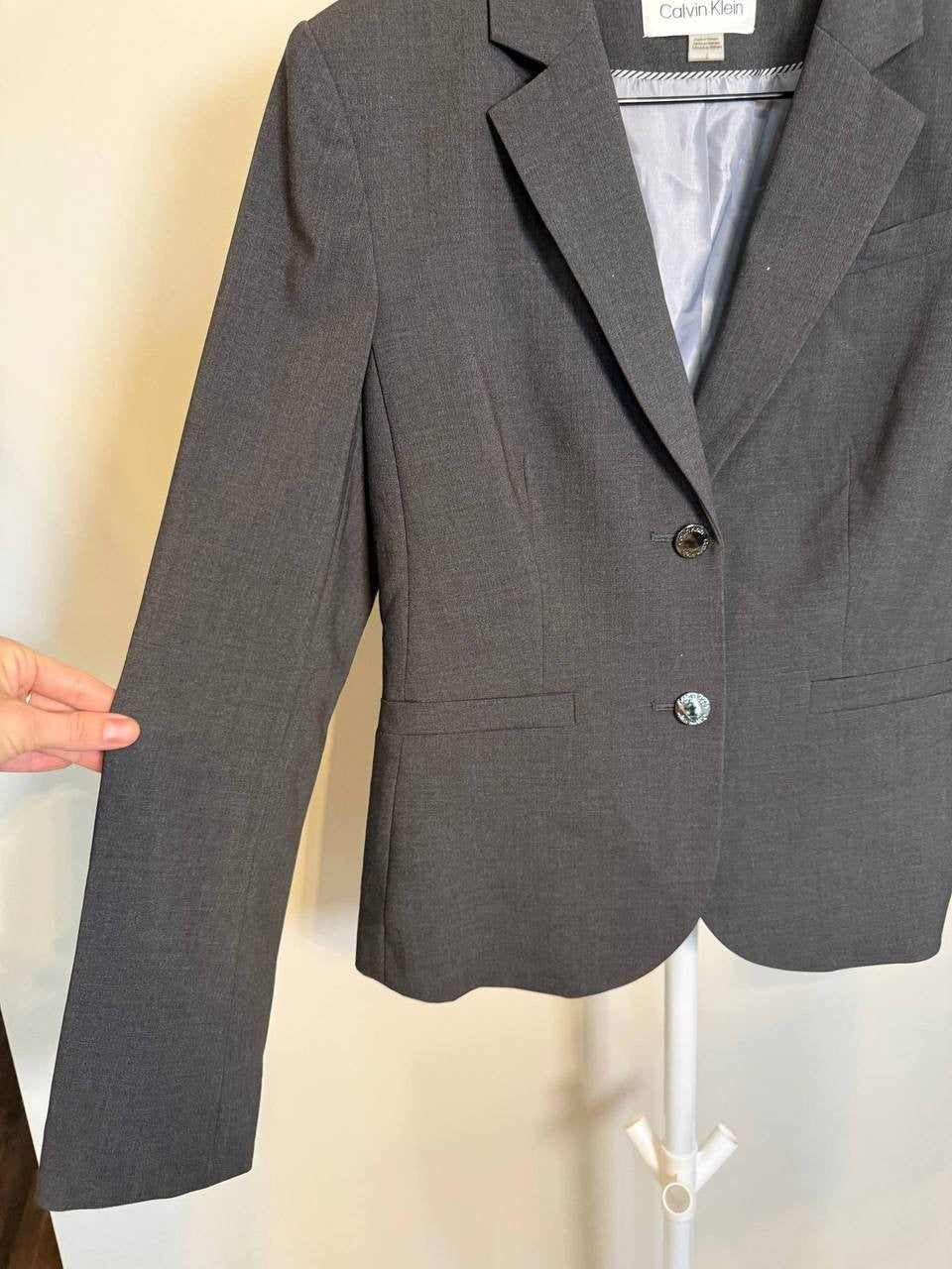 Calvin Klein Two‑Button Blazer – Size 6 – NWOT