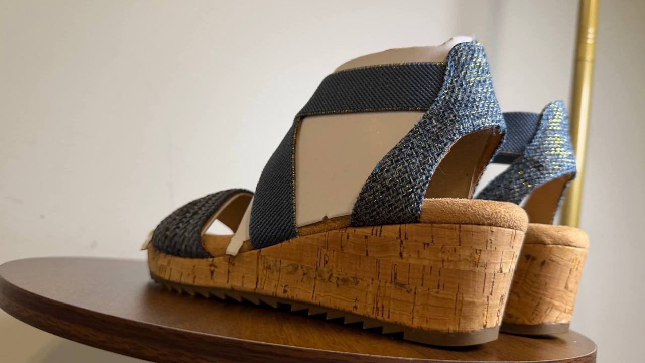 Easy Spirit Lorena Wedge Sandals Denim Women’s 5M Elastic Straps NWB $89