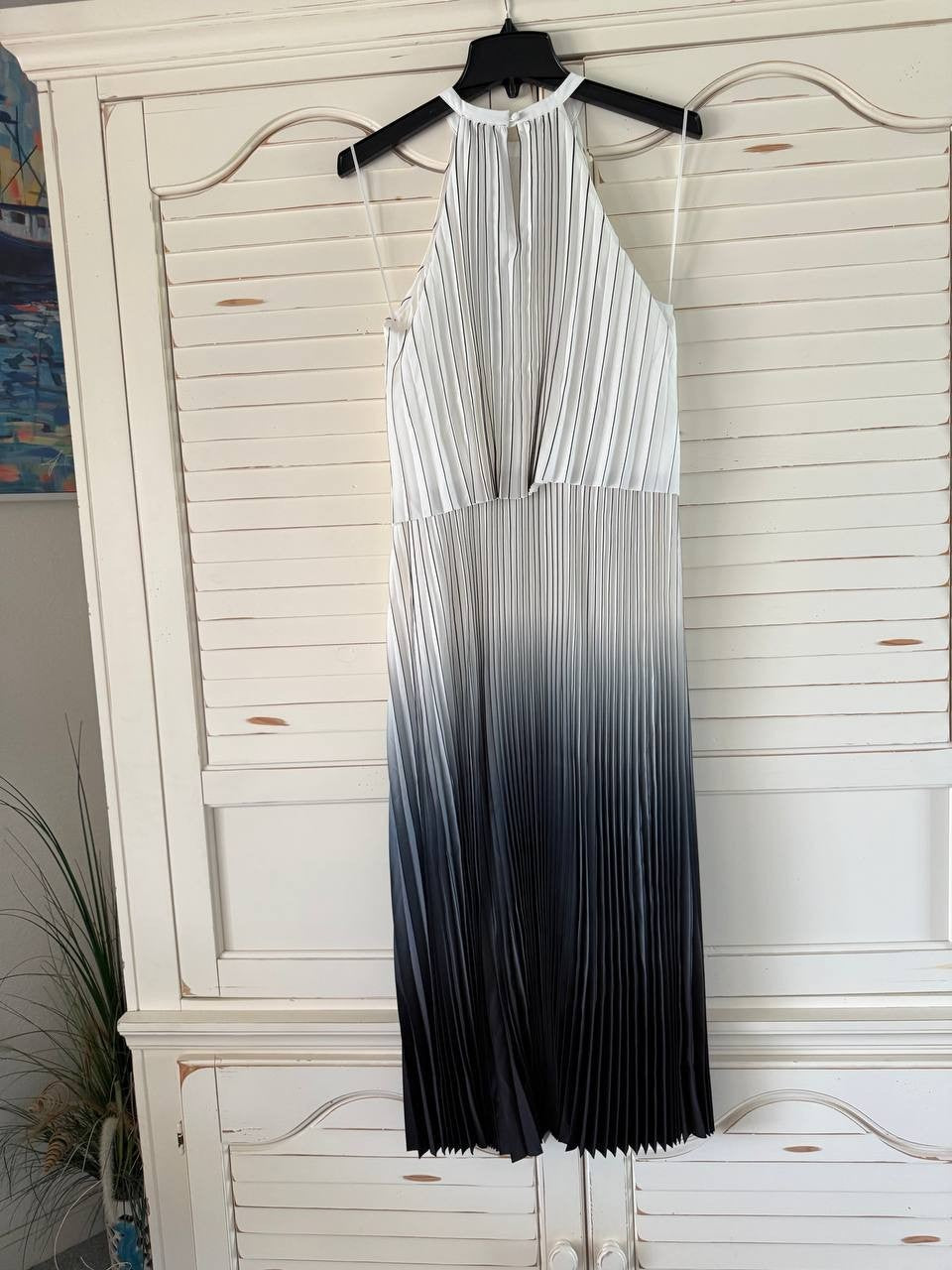 Tahari Pleated Ombré Dress Size 8 Black White Sleeveless Halter Sheath NWT
