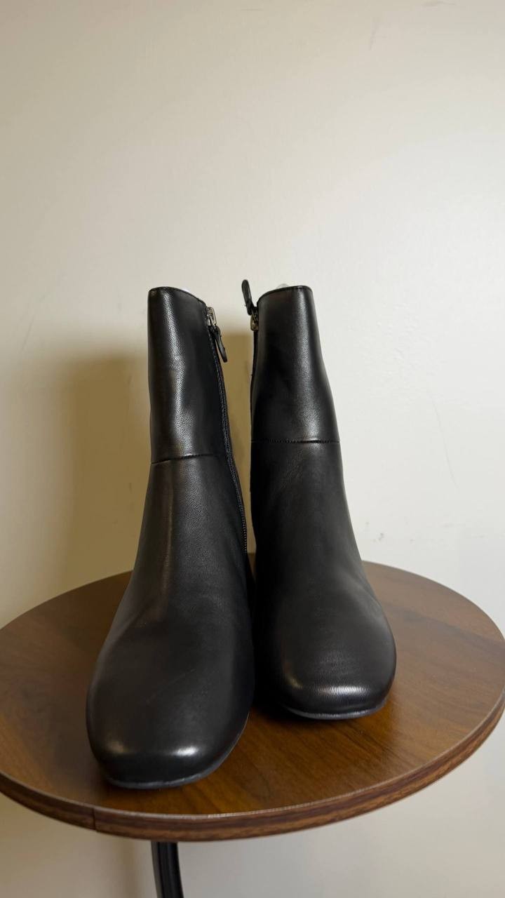 Gentle Souls Eileen Leather Block Heel Booties Black 9.5M NWB MSRP $199