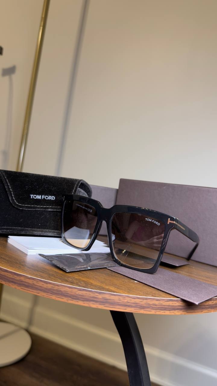 Tom Ford FT0764 Sabrina‑02 Geometric Sunglasses Shiny Black OS NWT $495