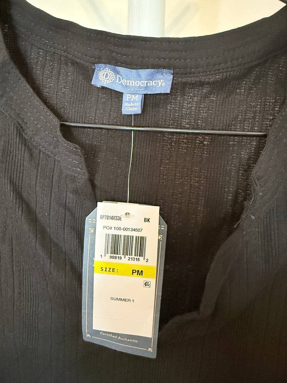 Democracy Petite Flutter Sleeve Top, NWT, Black Split Neck, Size PM