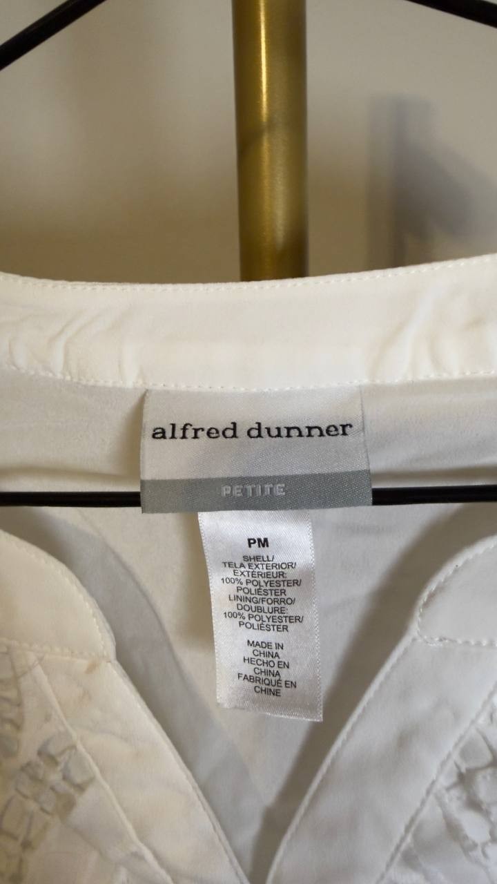 Alfred Dunner Petite Lace Cut Out Front Henley Top White PM NWT $64.50