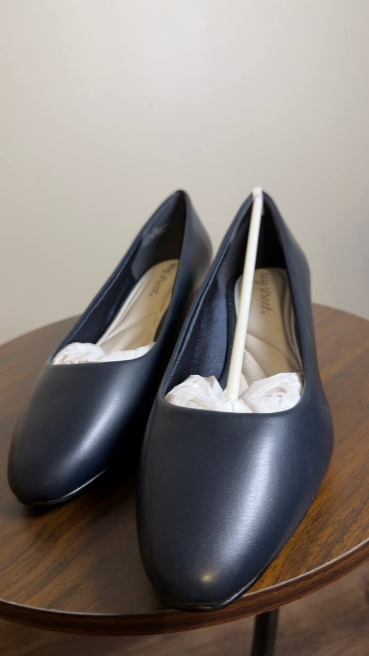 Easy  Street  Kitten  Heel  Pumps  Navy  9W  New  $70