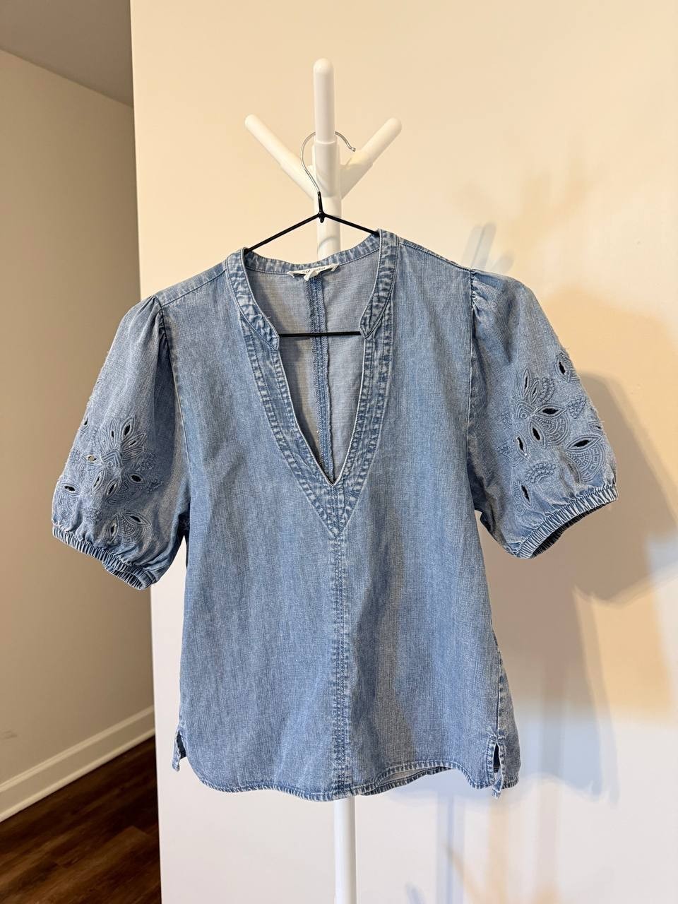 Splendid “Cayden” Embroidered Puff‑Sleeve Blouse – Size XS – NWOT