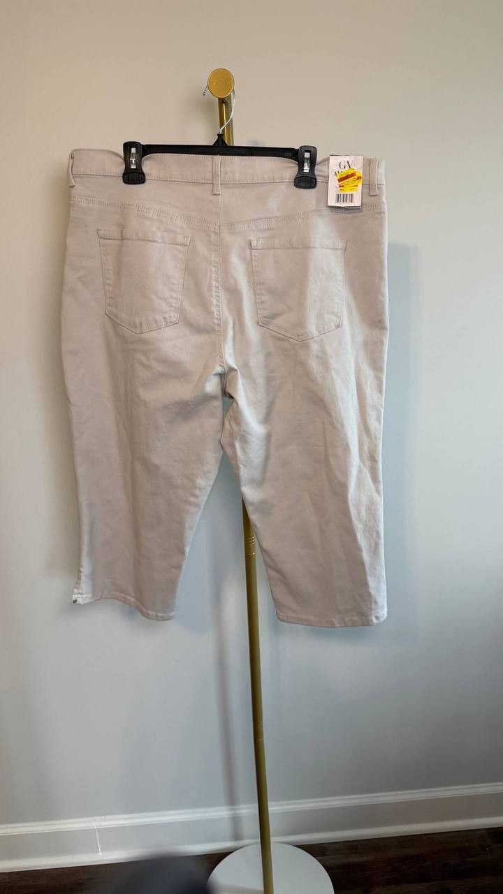 Gloria Vanderbilt Plus Size Amanda Capri Pants Stonewood 16W NWT $50