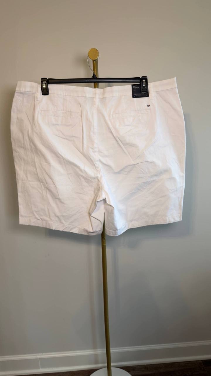 Tommy Hilfiger Plus Solid Bermuda Shorts White 24W NWT $55