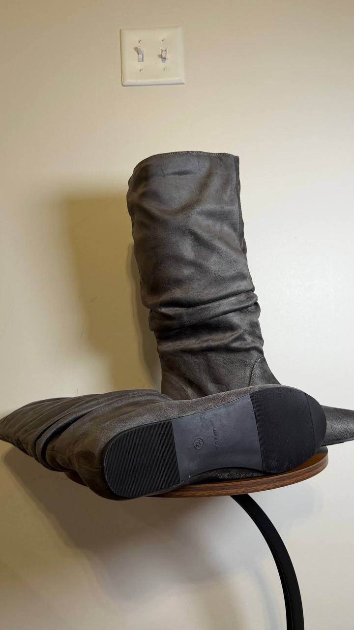 Journee Collection Jayne Boots 12M Grey Faux Leather Riding Pull‑On NIB msrp$129