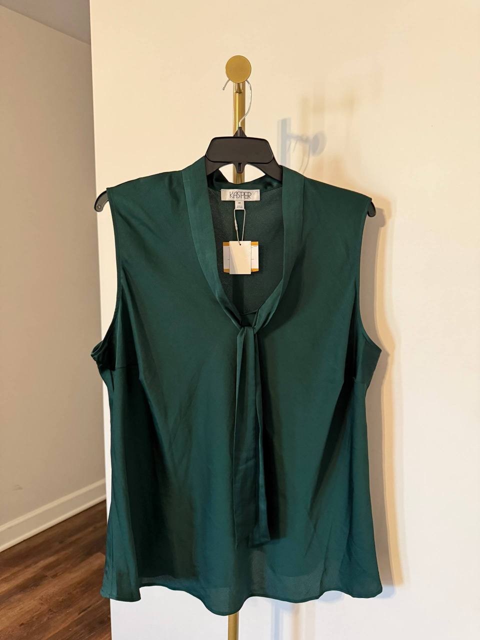 Kasper Tie‑Neck Sleeveless Blouse Evergreen Size 3X NWT MSRP$59