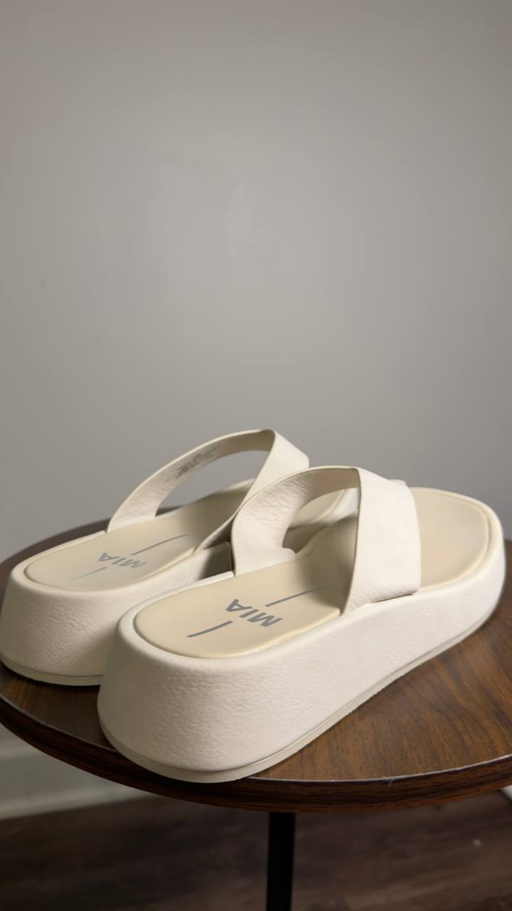 MIA  Sandals  Ecru  10M  New  $60