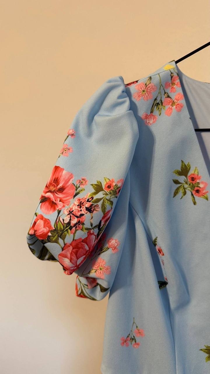 Eliza J Printed V‑Neck Bubble‑Sleeve Sheath Dress Light Blue 6 $138 NWT