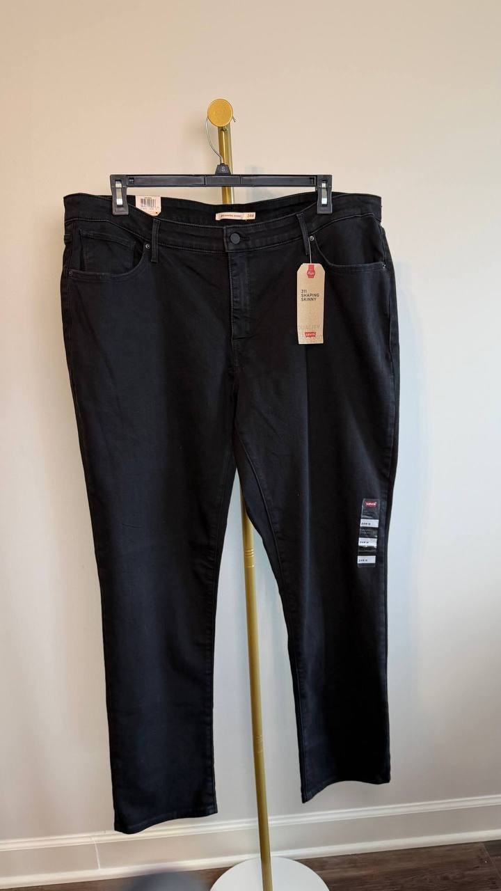 Levi’s 311 Shaping Skinny Jeans Plus Size Soft Black 24W NWT $74.95