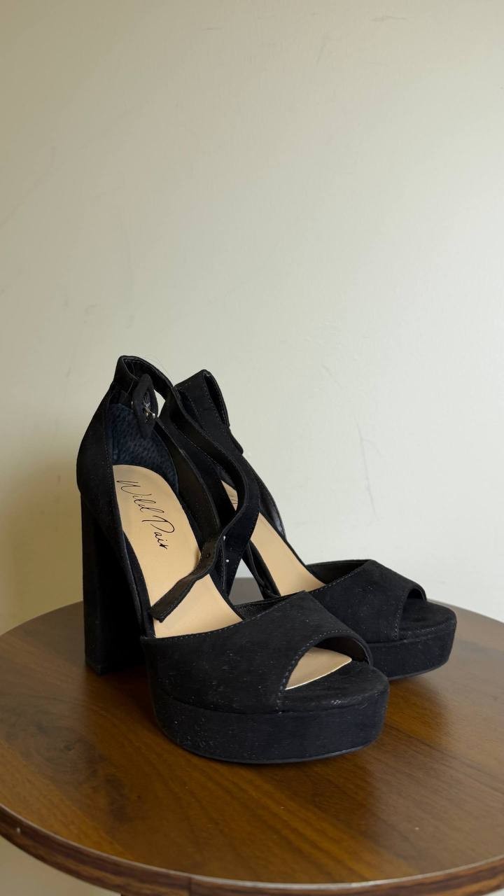 Wild Pair Black Microfiber Dress Sandals Size 5M NIB MSRP $69.90
