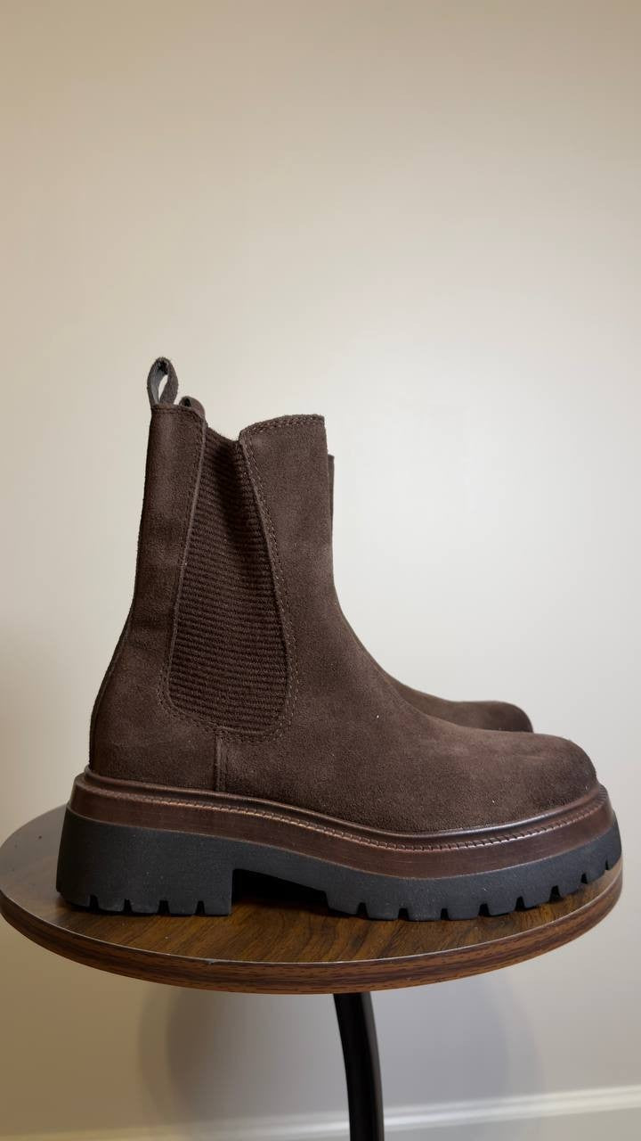 Steve  Madden  Chelsea  Booties  Brown  Suede  6.5  New  With Box  $149