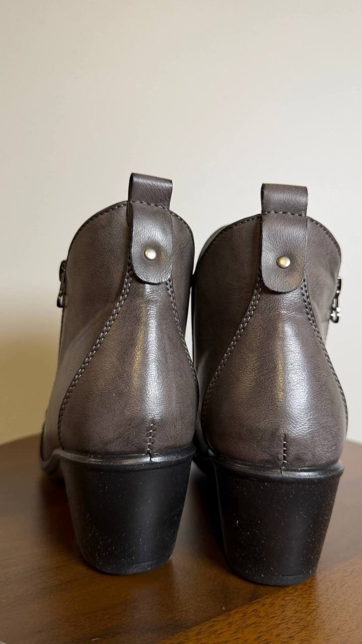 Easy Street Jeanie Boots 6W Grey Ankle Zip Pleated Comfort NIB msrp$70
