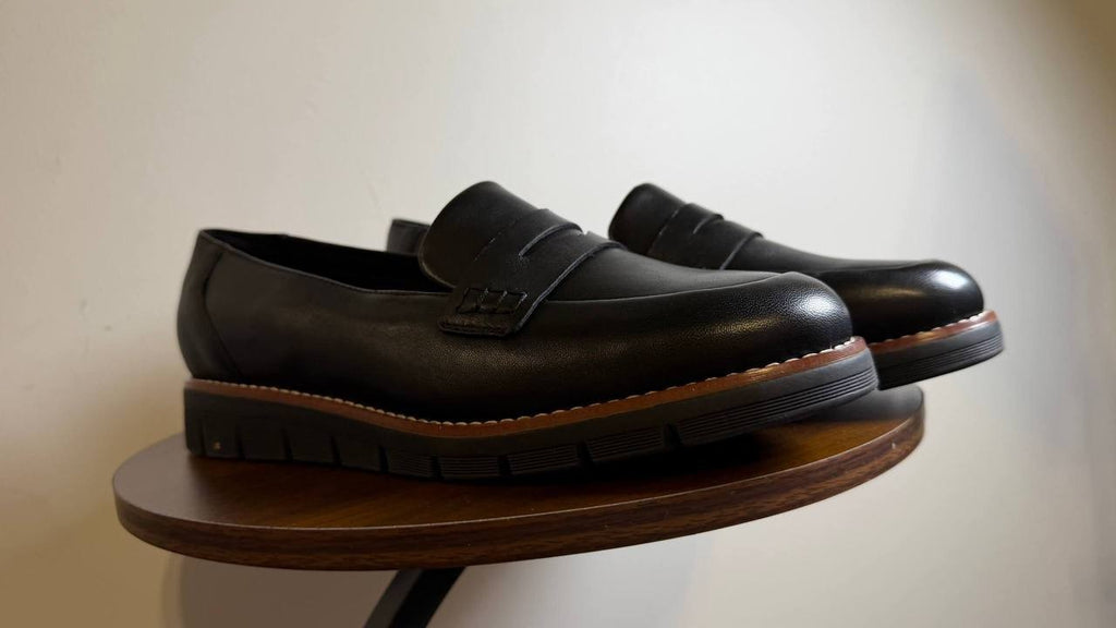 Easy Spirit Velia Loafers 9.5M Black Leather Slip‑On Comfort NIB msrp$89