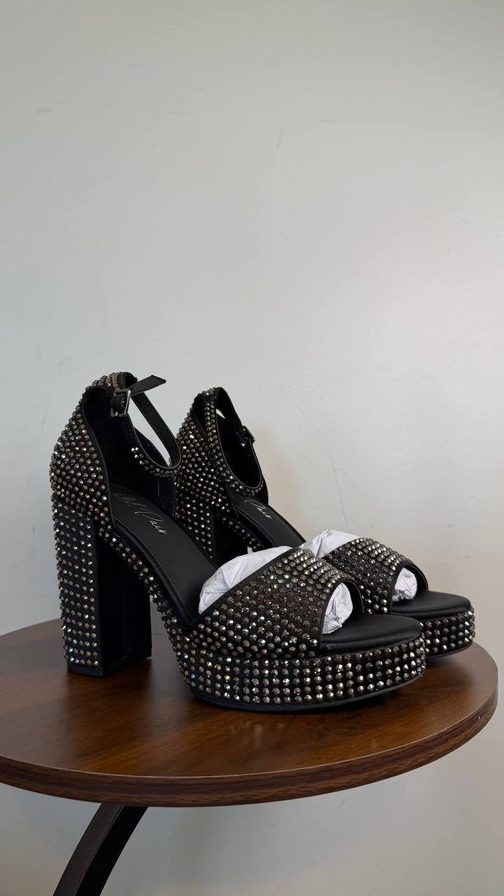 Wild Pair Hanalaur Embellished Sandals Black Bling 7.5M Man‑Made $89.90 NWB