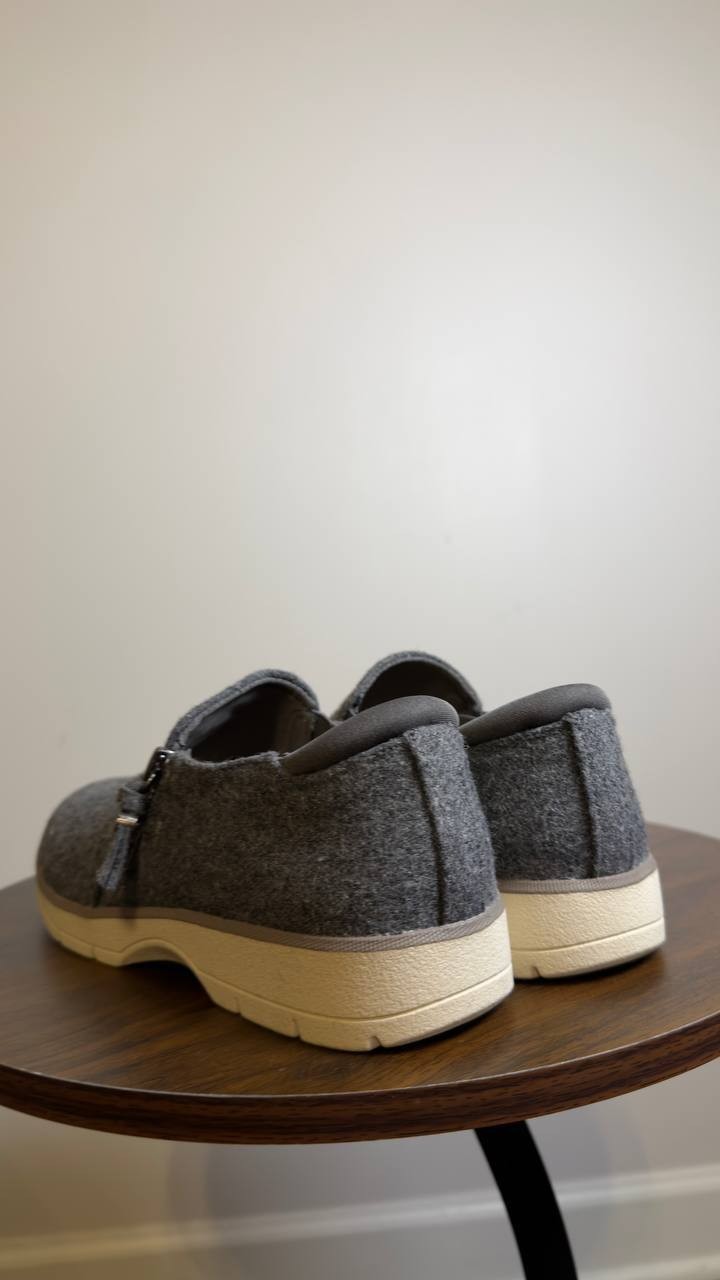 Dr.  Scholl’s  Slip On Shoes  Charcoal  8M  New  $90