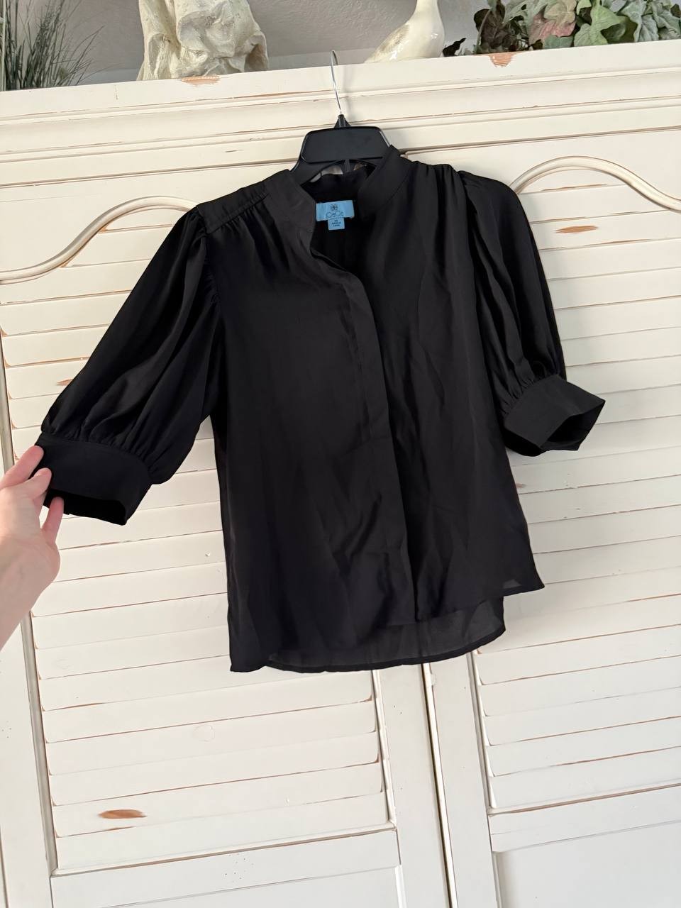 CeCe Shirt XS Rich Black Puff Sleeve Button-Up Blouse NWT MSRP $69 Feminine Chic