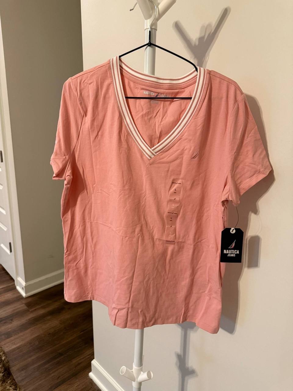 Nautica Jeans Solid Stripe‑Trim V‑Neck T‑Shirt – Bridal Rose –L– NWT –$24.99