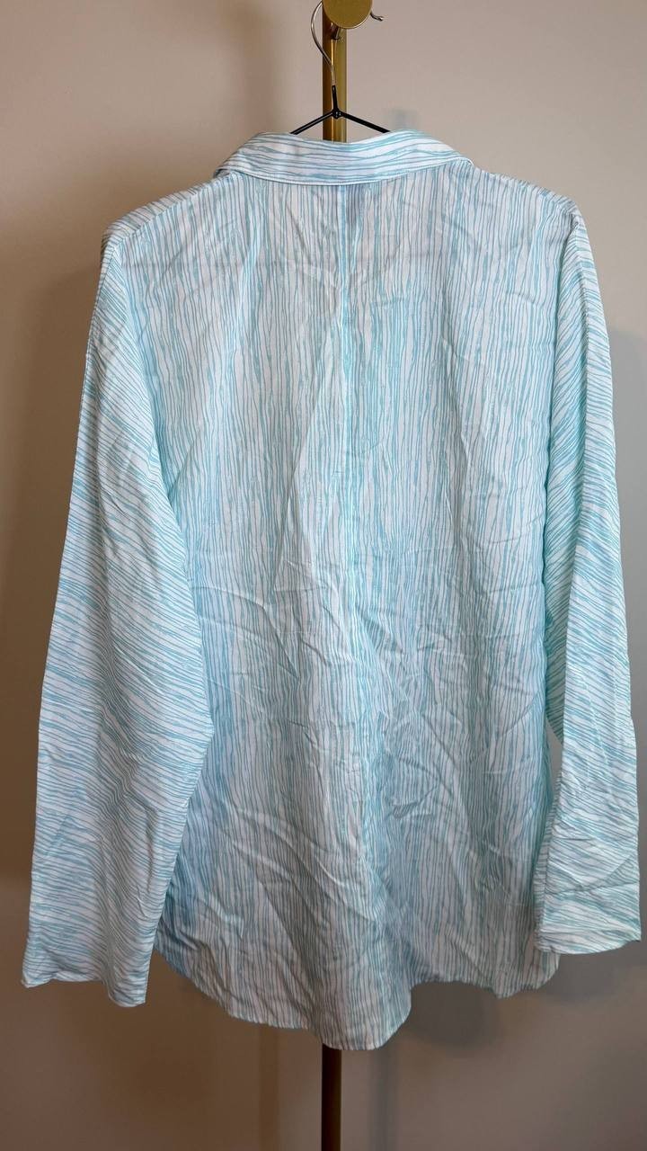 Calvin Klein Women’s Blue Top Size M NWT $109 – Minimalist Premium Style