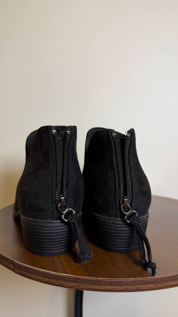 Journee Collection Black Faux Suede Ankle Booties 9M NIB MSRP $108
