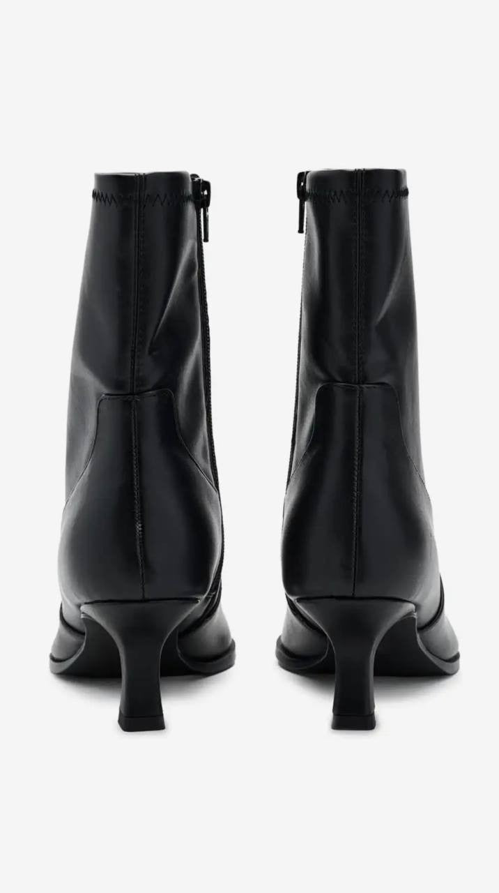 DV Dolce Vita Black Polyurethane Heeled Booties 9M New in Box MSRP $89