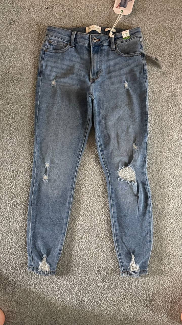 Celebrity Pink Women's Skinny Jeans Ankle Light Wash Distressed Size 7