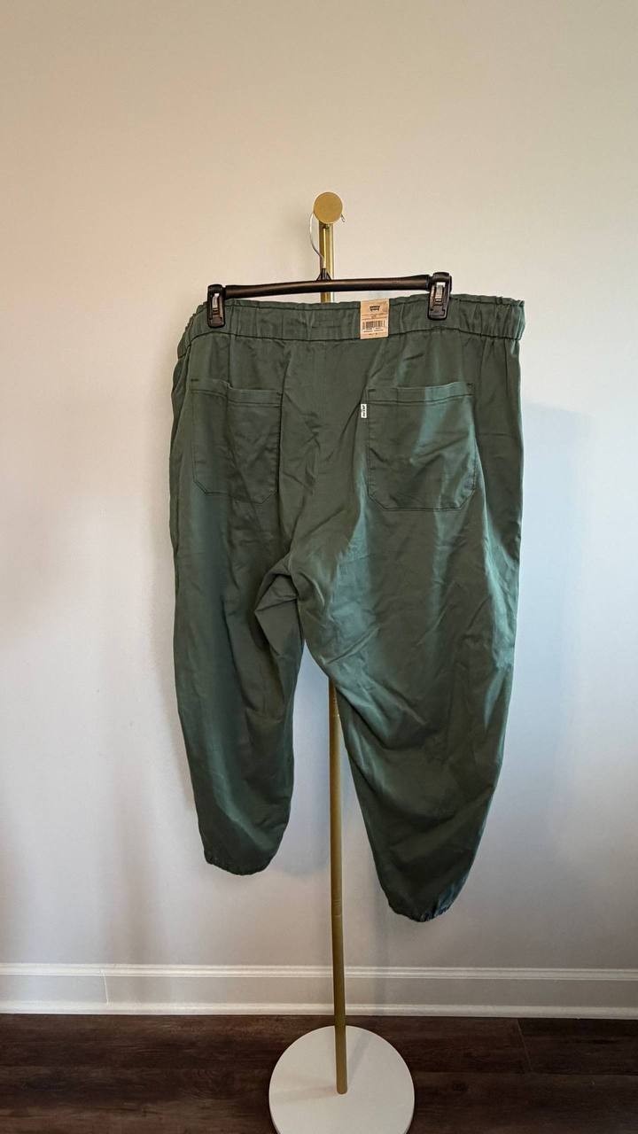 Levi’s Off Duty Joggers Plus Size Green 22W NWT $59.50