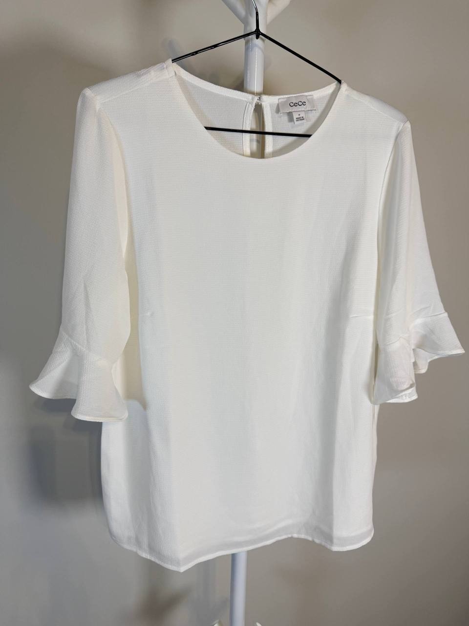 CeCe Ruffle Cuff Crew Neck Blouse–White–Size M–NWT– MSRP$49