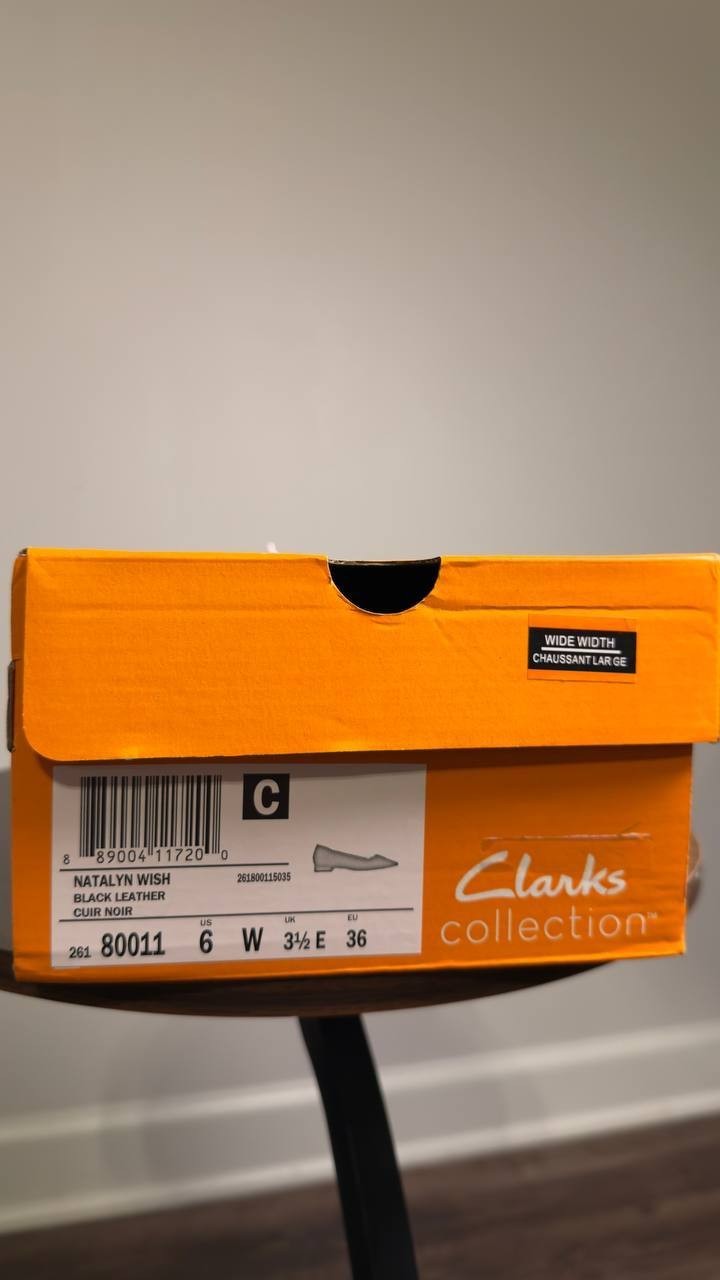 Clarks  Flats  Black  6W  New  $95