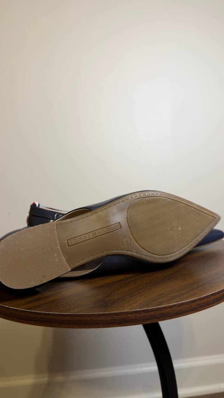 Tommy Hilfiger Pointed Toe Flats Dark Blue 6.5 M New $79.00